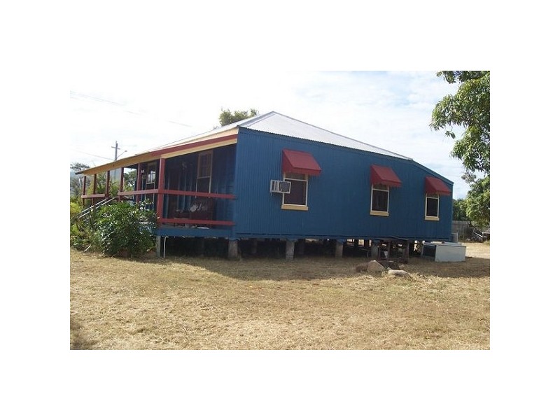 18 Sinclair Street, Bowen QLD 4805