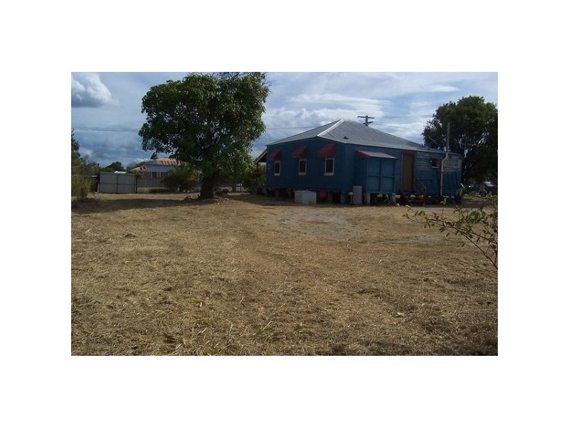 18 Sinclair Street, Bowen QLD 4805