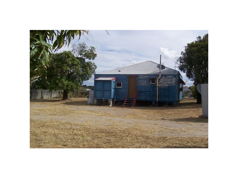18 Sinclair Street, Bowen QLD 4805