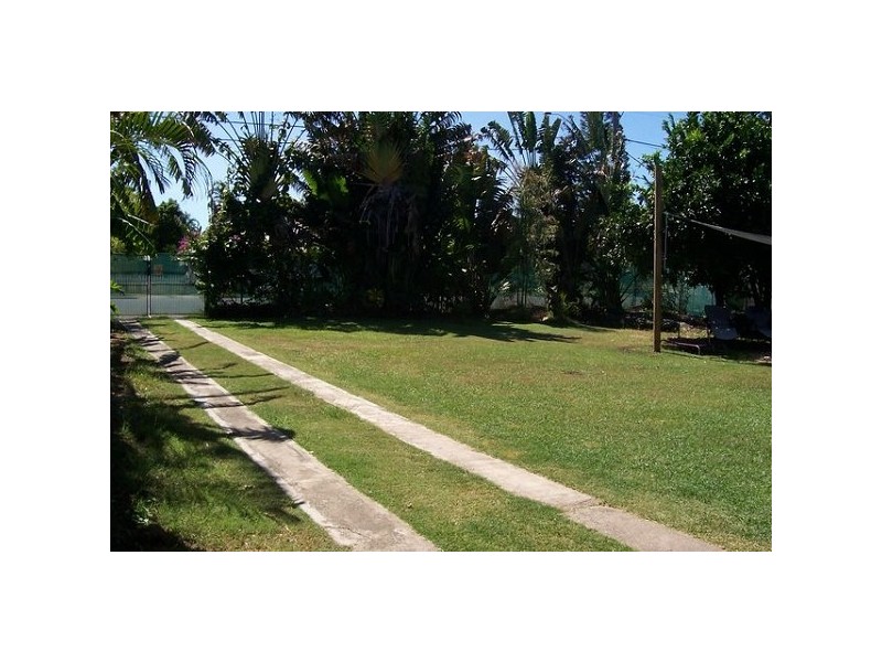 27 Murroona Street, Bowen QLD 4805