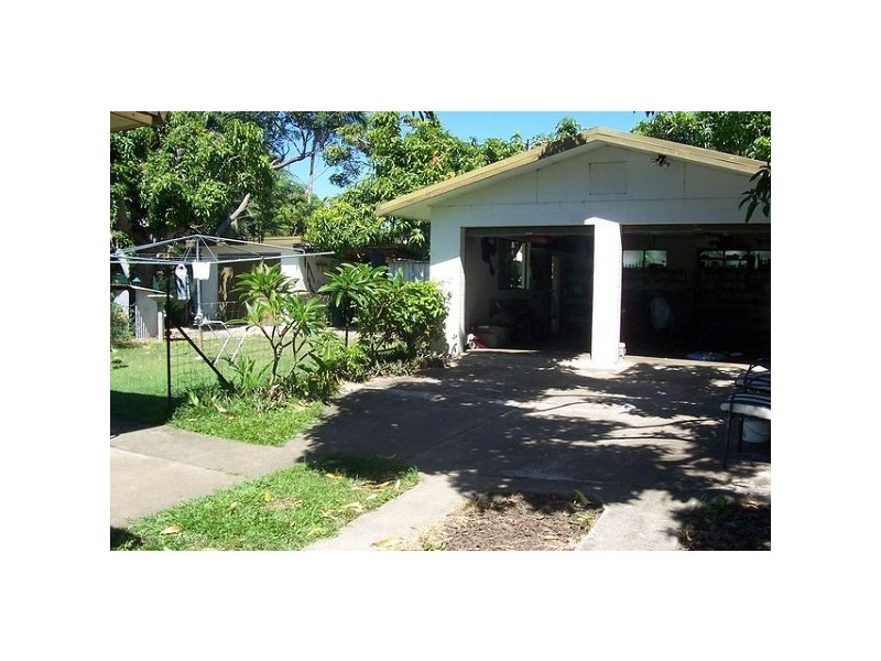 27 Murroona Street, Bowen QLD 4805