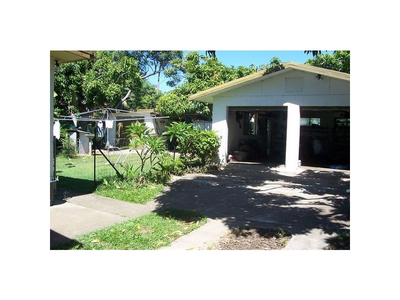 27 Murroona Street, Bowen QLD 4805