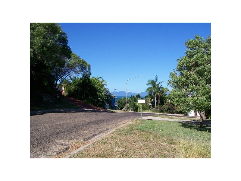 2 Avicennia Street, Bowen QLD 4805