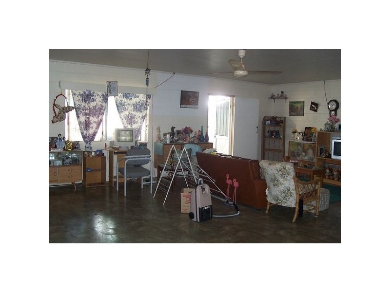 1 Bunting Street, Bowen QLD 4805