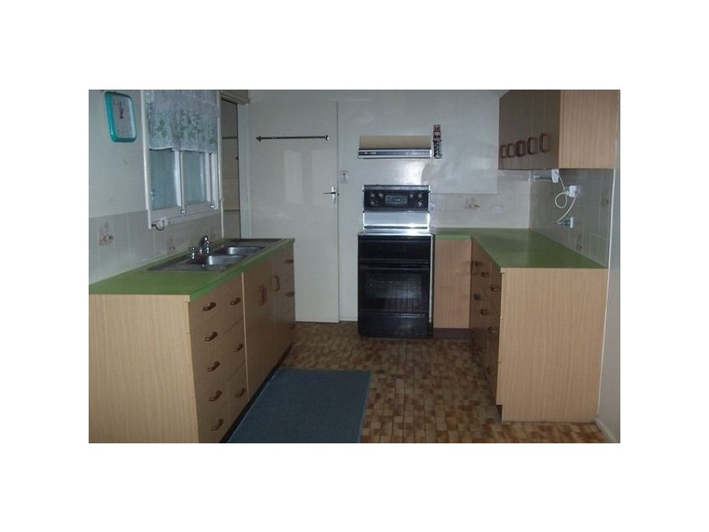 8 McDougal Street, Bowen QLD 4805