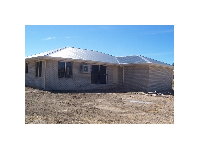 8 Lexington Court, Bowen QLD 4805