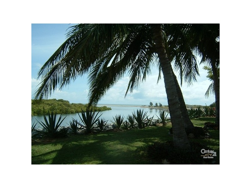 90 Whitsunday Street QUEENS BEACH, Bowen QLD 4805