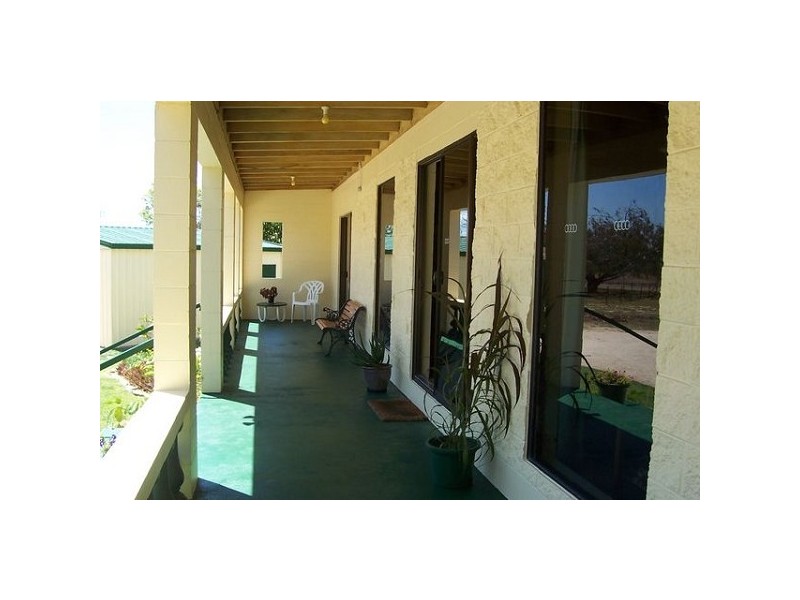 90 Whitsunday Street QUEENS BEACH, Bowen QLD 4805