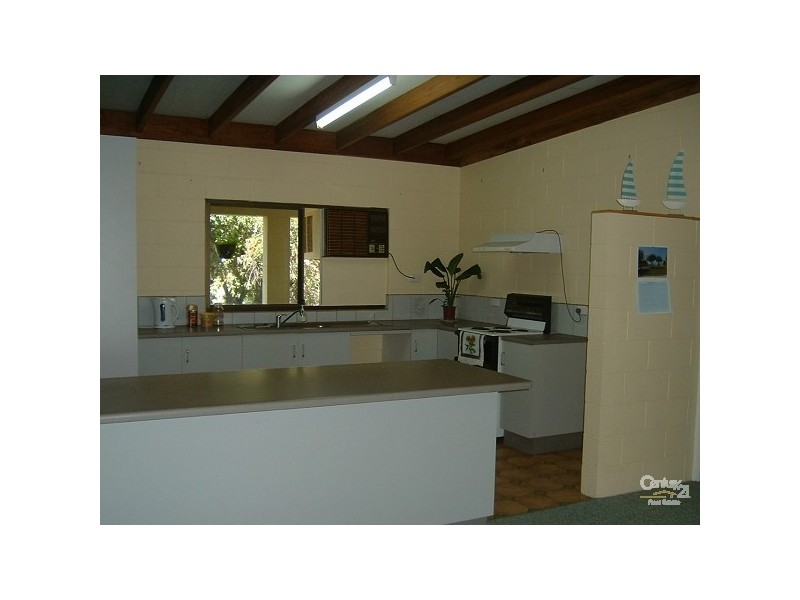 90 Whitsunday Street QUEENS BEACH, Bowen QLD 4805