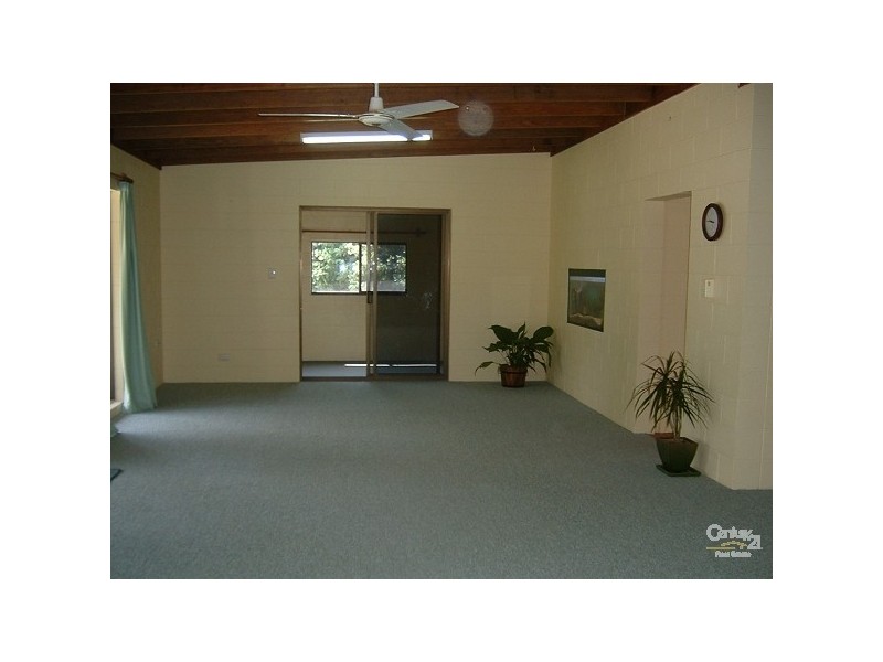 90 Whitsunday Street QUEENS BEACH, Bowen QLD 4805