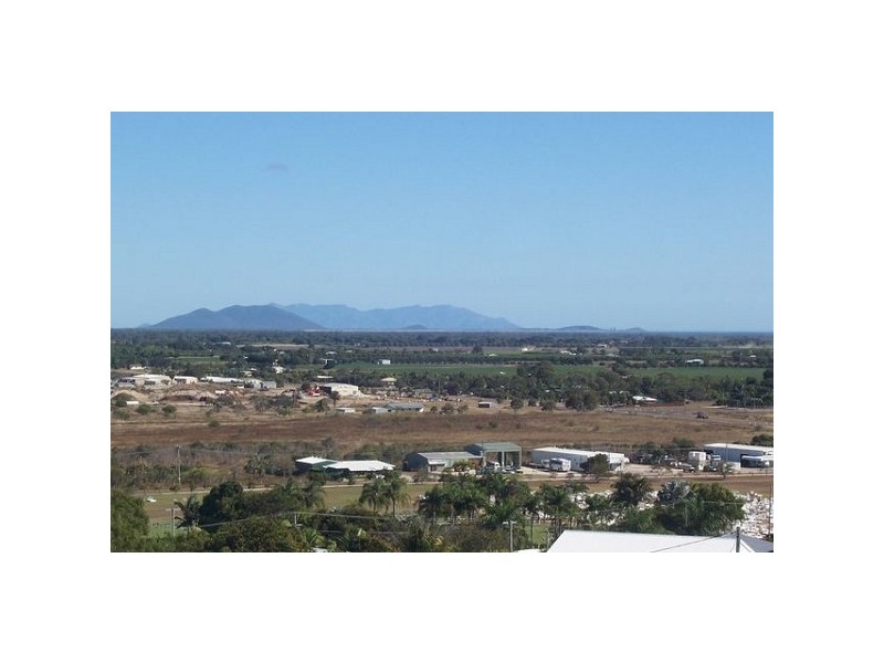 30 Tynwald Avenue, THE HILL, Bowen QLD 4805