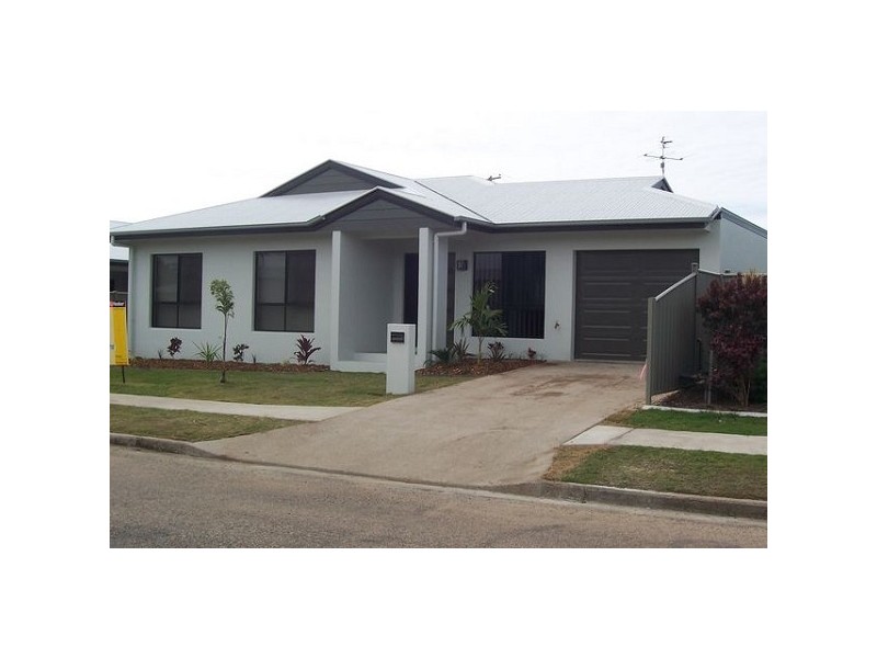 Villa 8 Belgravia Place, Don Street, Bowen QLD 4805