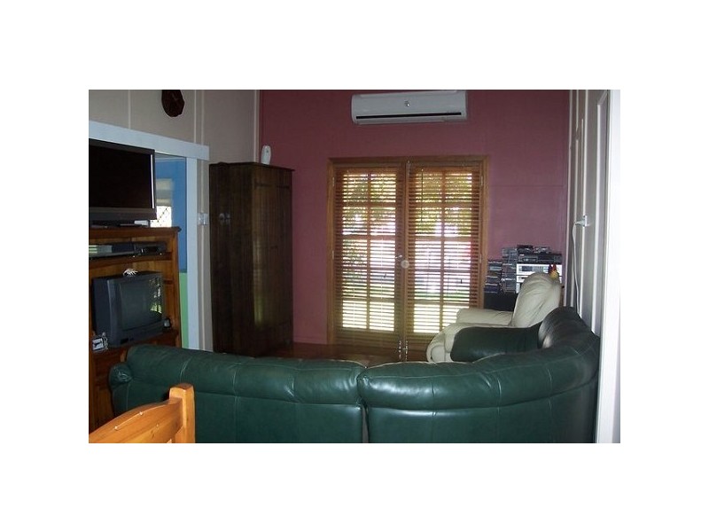 28 Tracey Street, QUEENS BEACH, Bowen QLD 4805