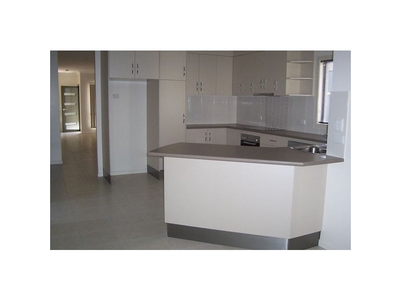 Villa 6 Belgravia Place, Don Street, Bowen QLD 4805