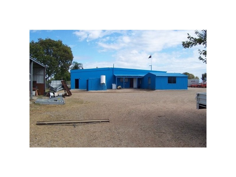 18588 Bruce Highway, Bowen QLD 4805