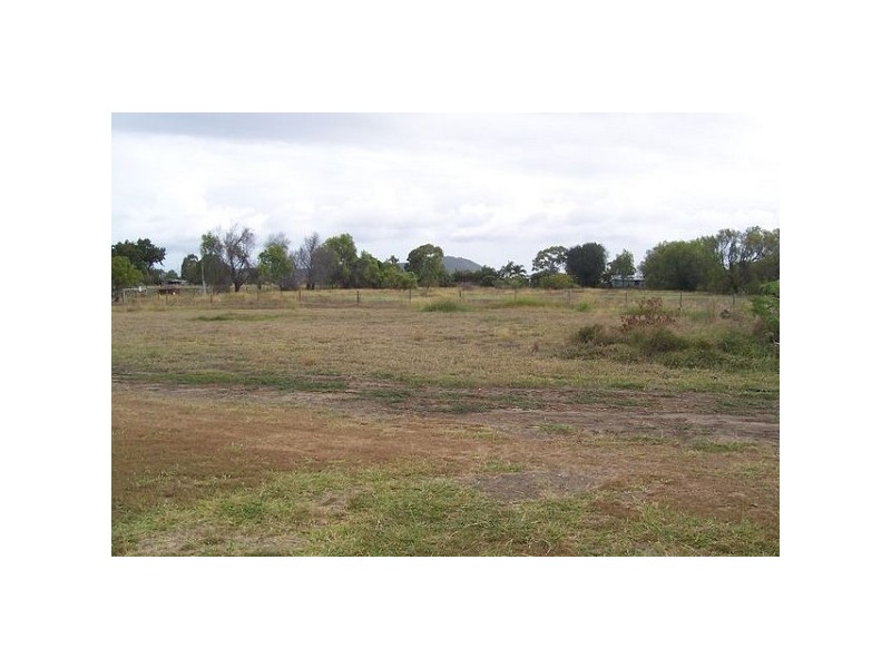 129 Flemington Road, Bowen QLD 4805