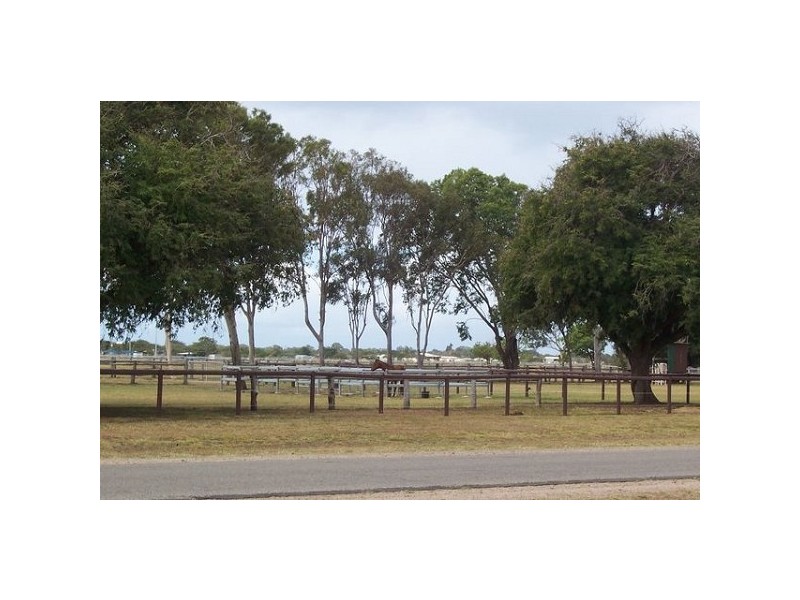 129 Flemington Road, Bowen QLD 4805