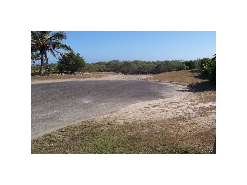 86 Whitsunday Street QUEENS BEACH, Bowen QLD 4805