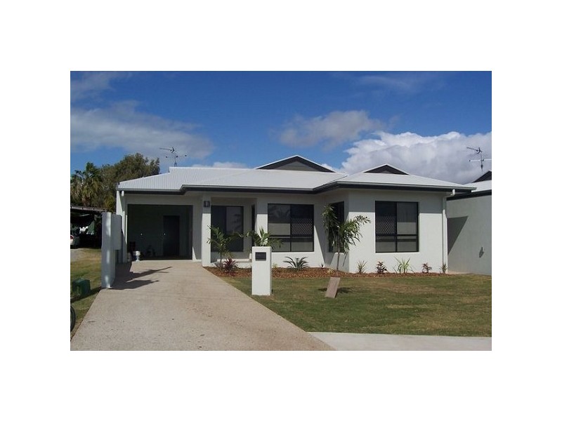 Villa 5 Belgravia Place, Don Street, Bowen QLD 4805