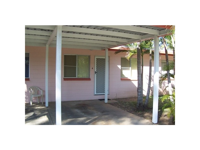 4/41 Crofton Street, Bowen QLD 4805