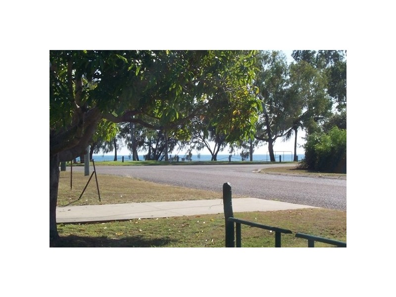 4/41 Crofton Street, Bowen QLD 4805