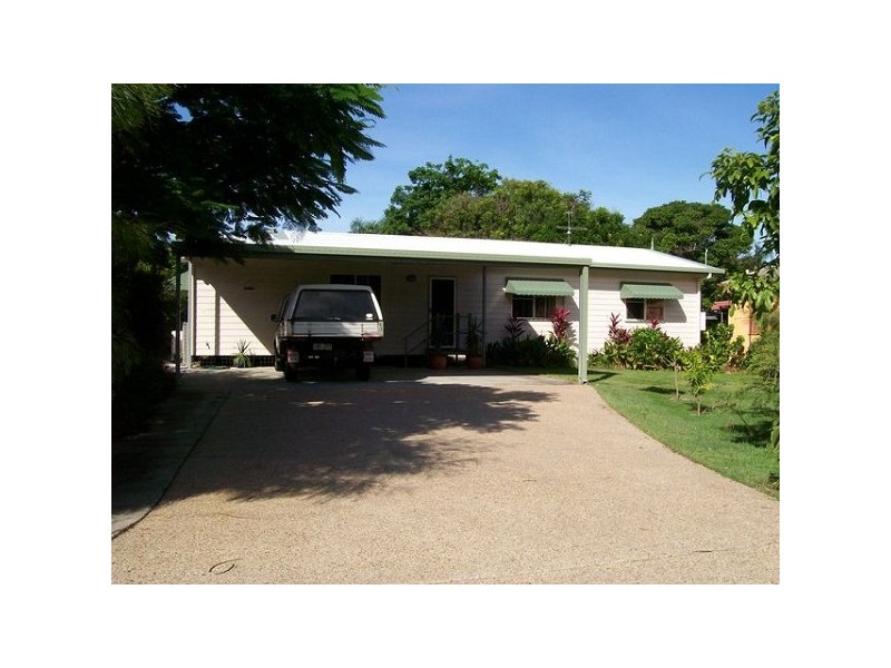 32 Murroona Street QUEENS BEACH, Bowen QLD 4805