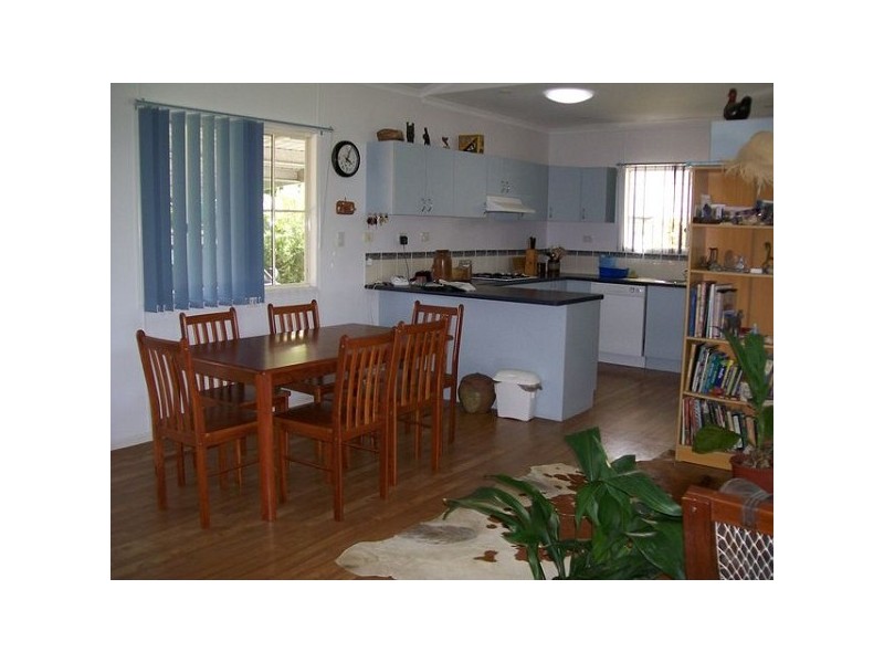 32 Murroona Street QUEENS BEACH, Bowen QLD 4805