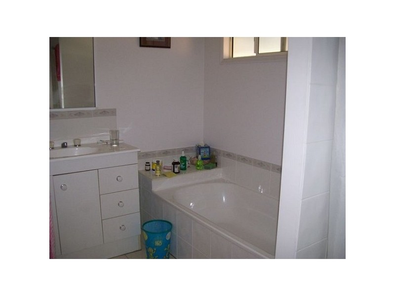 32 Murroona Street QUEENS BEACH, Bowen QLD 4805