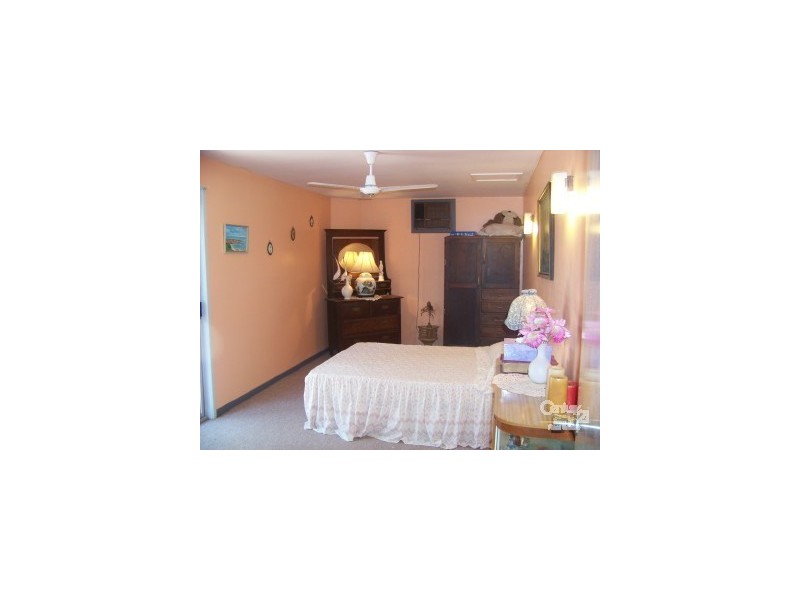 24 Baxter Avenue BRISK BAY, Bowen QLD 4805