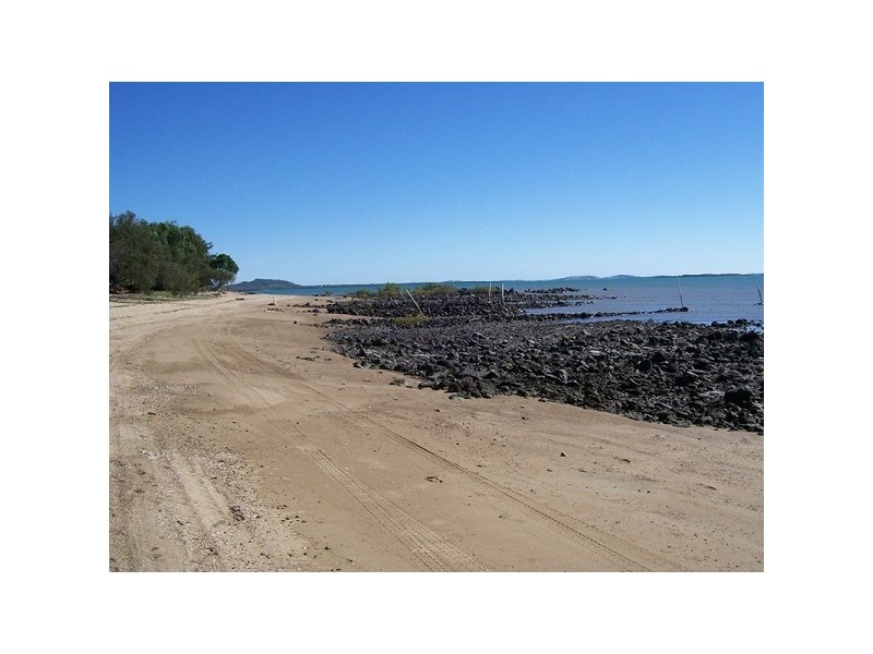 24 Baxter Avenue BRISK BAY, Bowen QLD 4805