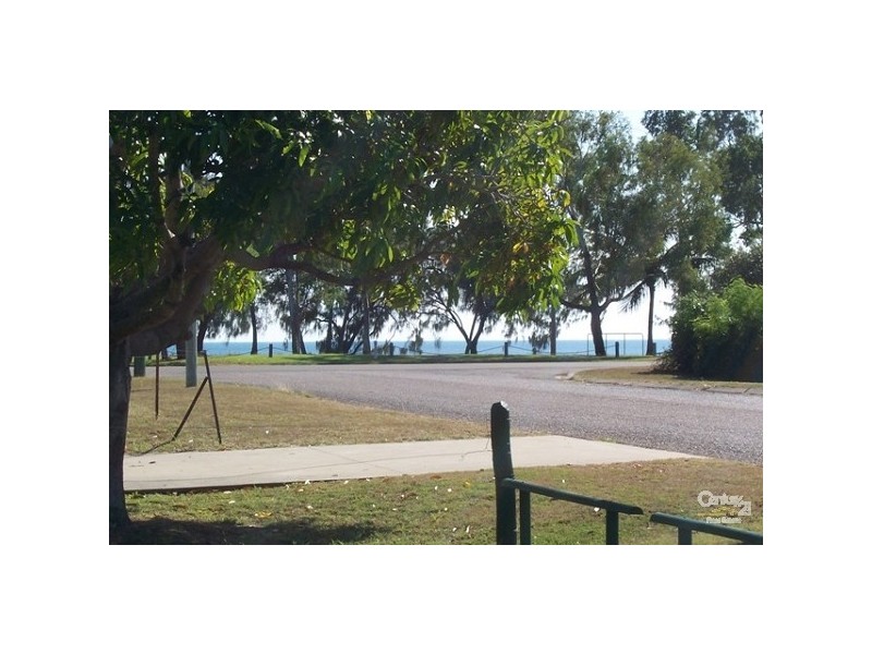 3/41 Crofton Street, Bowen QLD 4805