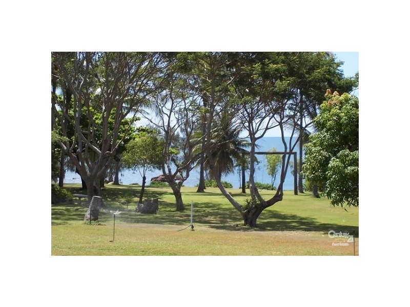 73 Murrays Bay Road, Bowen QLD 4805