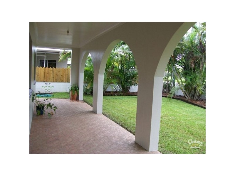 107 Hillview Road, Bowen QLD 4805