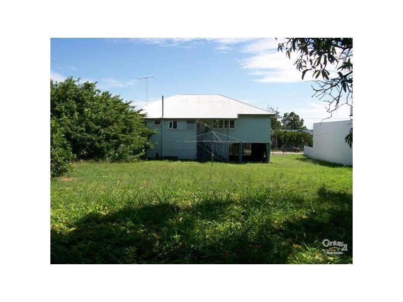 27 Livingstone Street, Bowen QLD 4805