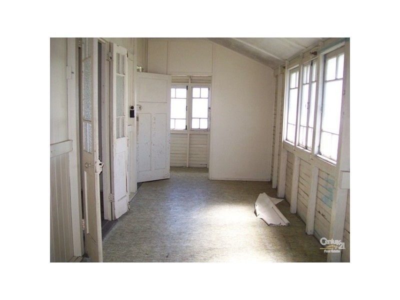 27 Livingstone Street, Bowen QLD 4805