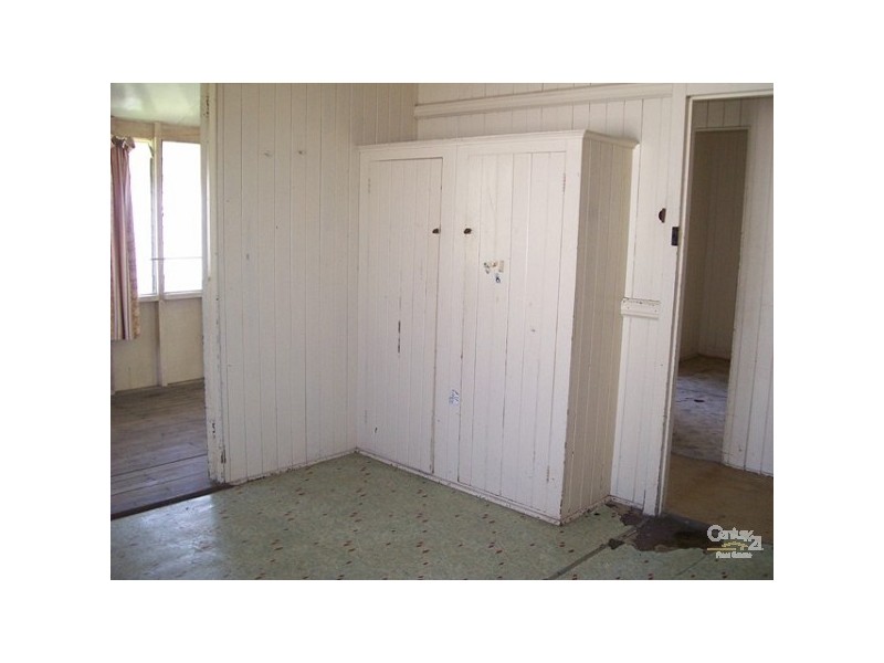 27 Livingstone Street, Bowen QLD 4805