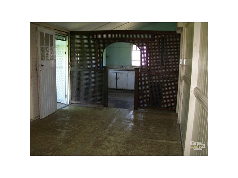 27 Livingstone Street, Bowen QLD 4805