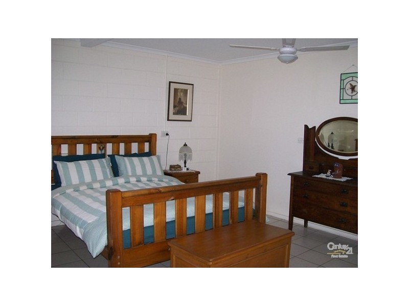 8 Gordon Street, Bowen QLD 4805