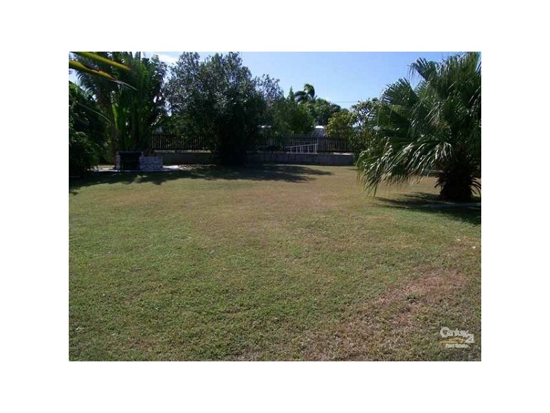 16 Wentworth Street, Bowen QLD 4805