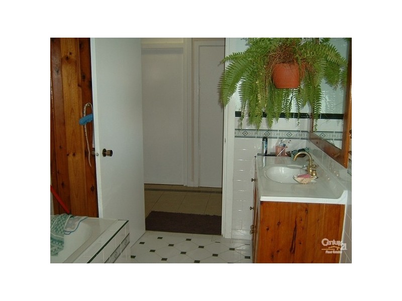 4 Wentworth Street, Bowen QLD 4805