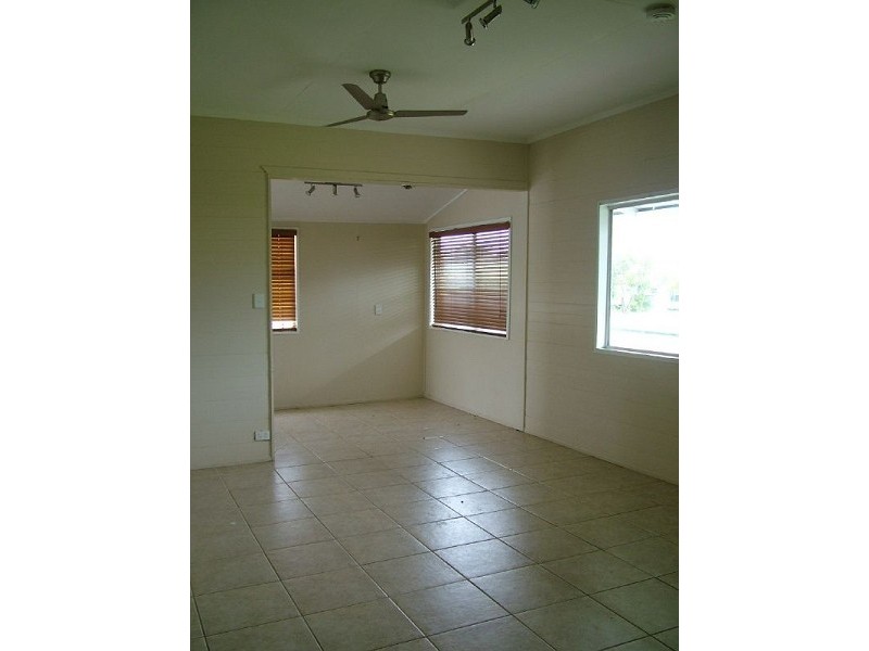 53 Whyte Avenue, Brisk Bay, Bowen QLD 4805