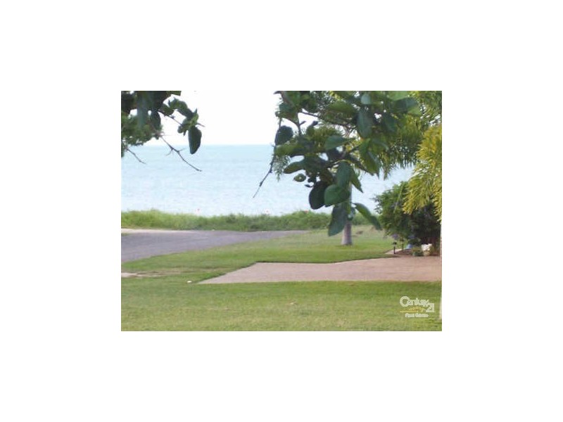 55 Whyte Avenue, Brisk Bay, Bowen QLD 4805