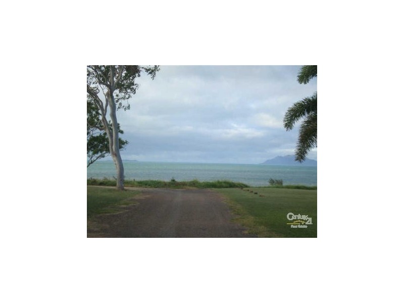 55 Whyte Avenue, Brisk Bay, Bowen QLD 4805