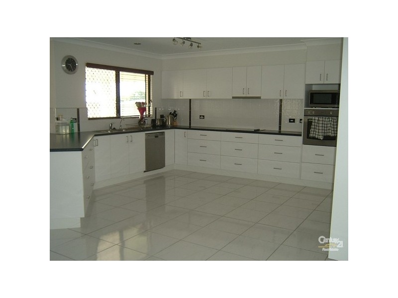 8 Lemon Grove Road, Bowen QLD 4805