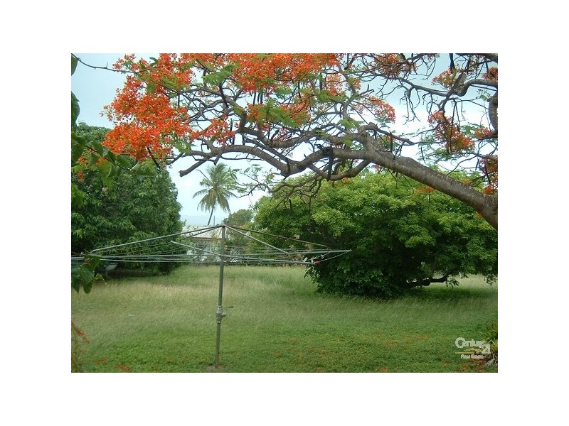 9 Elphinstone Street, Bowen QLD 4805