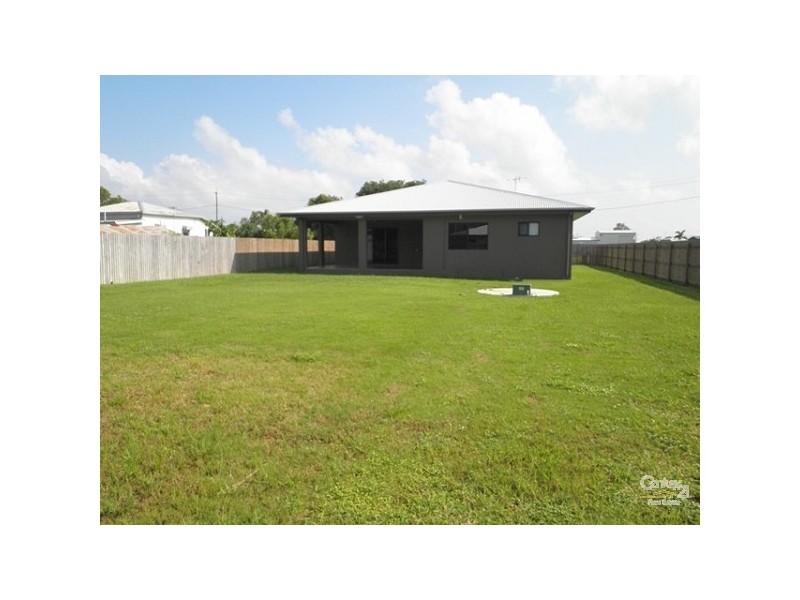 29 Matthews Street Merinda, Bowen QLD 4805