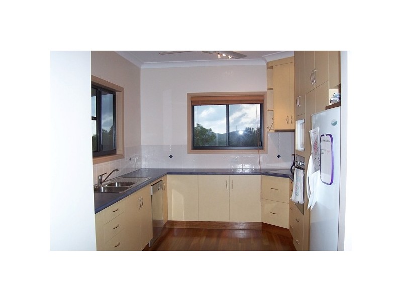 8 PILCHER PLACE, Bowen QLD 4805