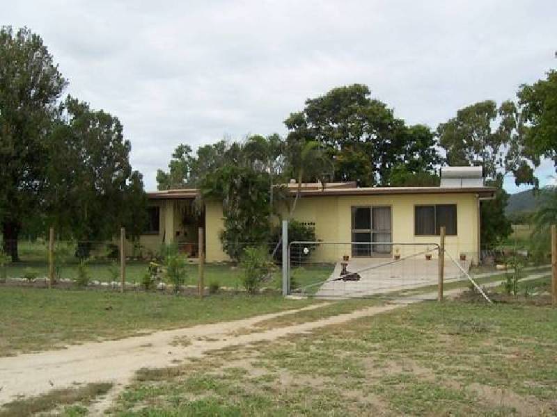2009 Collinsville Road, Bowen QLD 4805