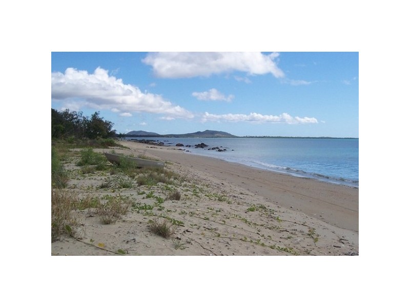 45 Edwards Esplanade, Brisk Bay, Bowen QLD 4805