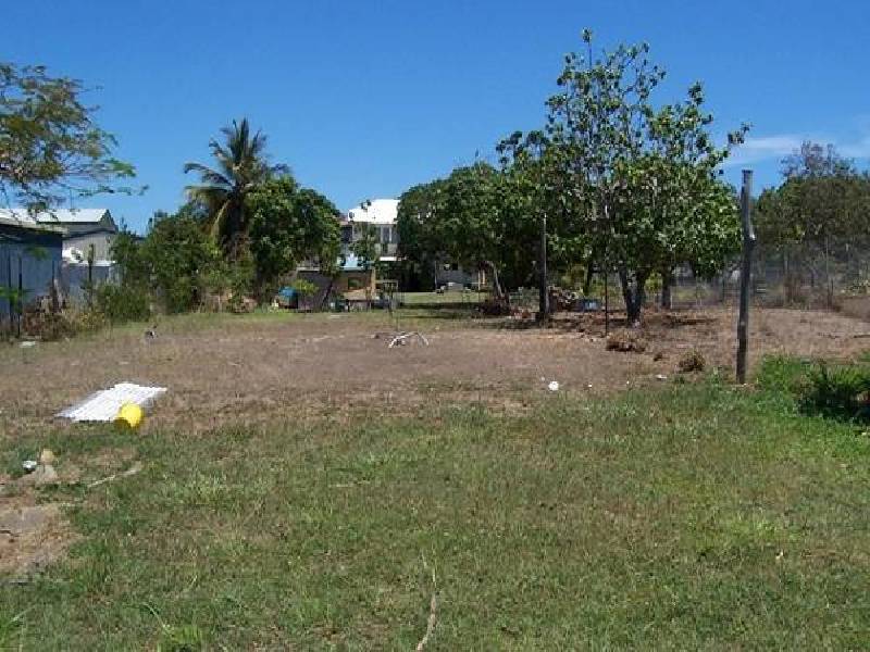 37 Reynolds Street, Bowen QLD 4805